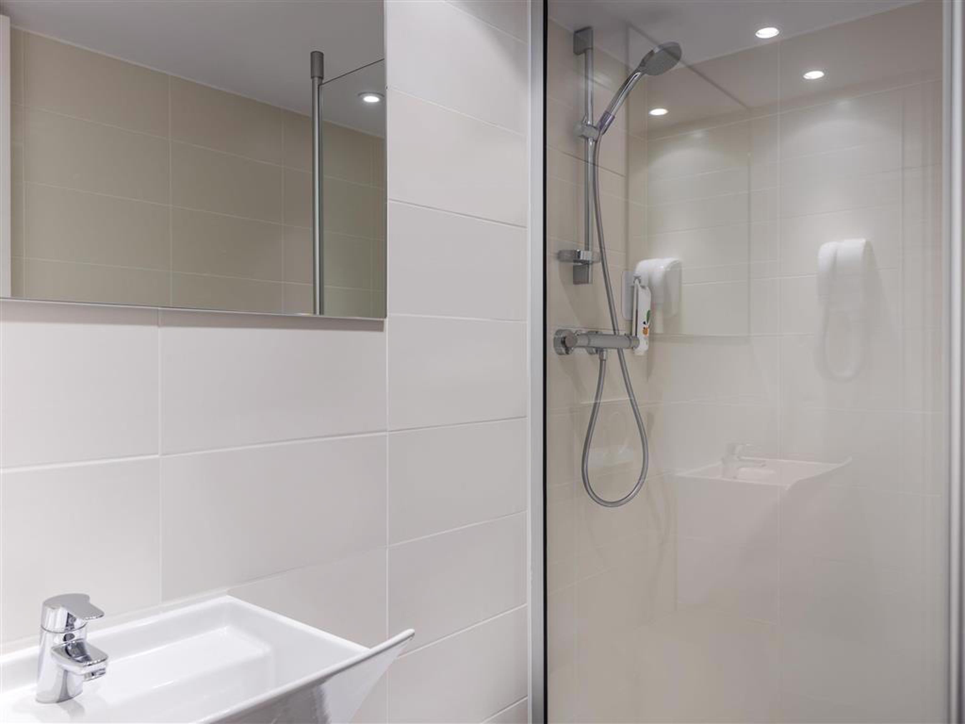 Hotel Ibis Styles Paris Eiffel Cambronne Exterior foto