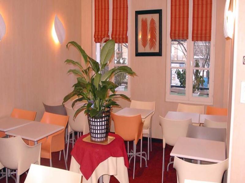 Hotel Ibis Styles Paris Eiffel Cambronne Exterior foto
